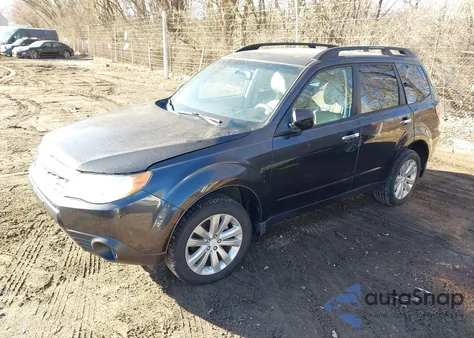 2011 Subaru Forester 2.5X Limited z USA, uszkodzony, nr VIN JF2SHBEC0BH756630